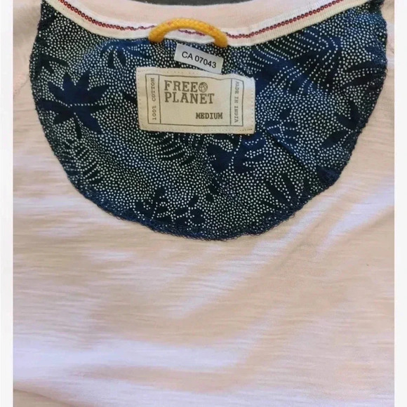 Free Planet Pink Short  Sleeve Top Shirt Size Medium - Picture 8 of 8